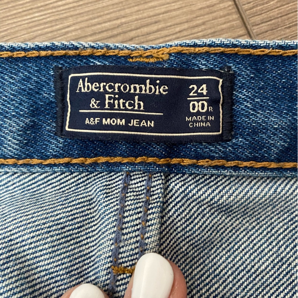 Abercrombie & Fitch High Rise Pipped Mom Jean size 24 Dark Destroyed Wash - Picture 5 of 11